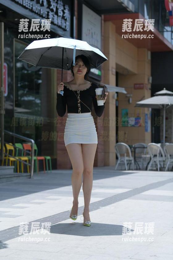 魔镜街拍-婷婷 魔镜街拍 - 在寒风中颤抖的肉丝美人,婷婷的图片集合让我捧腹!