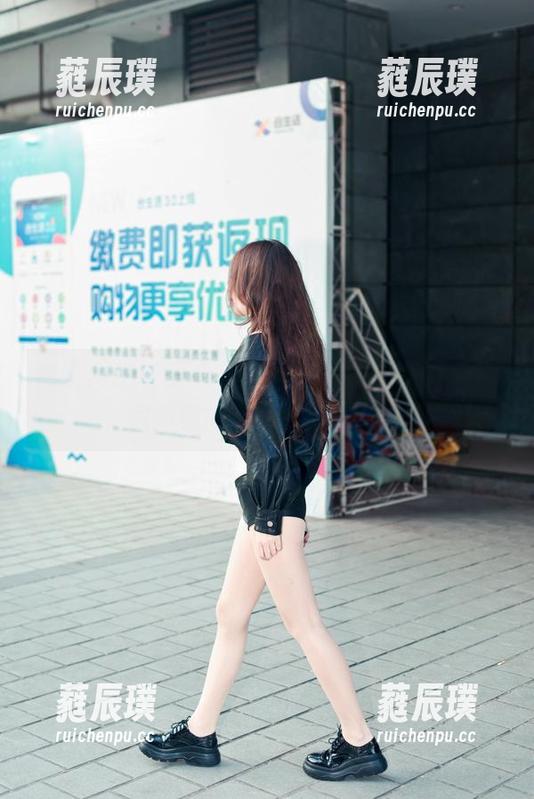 魔镜街拍-艾小青 魔镜街拍 - 艾小青和她的旗袍街拍,有私房图包的姑娘就是好命!